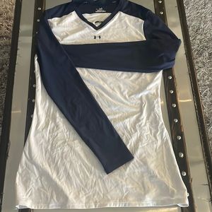 3/$15 Ladies Under Armour dri fit long sleeve shirt large